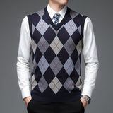 New Fashion Designer Brand Argyle Pullover Diamond Sweater V Neck Knit Vest Men 6% Wool Sleeveless Autum Casual Men Clothing