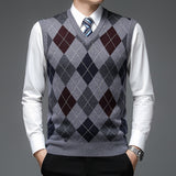 New Fashion Designer Brand Argyle Pullover Diamond Sweater V Neck Knit Vest Men 6% Wool Sleeveless Autum Casual Men Clothing